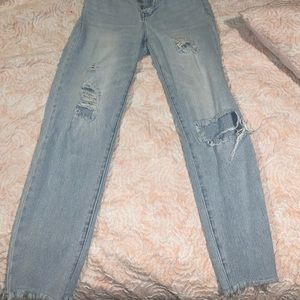 Light wash high waisted boyfriend jeans!